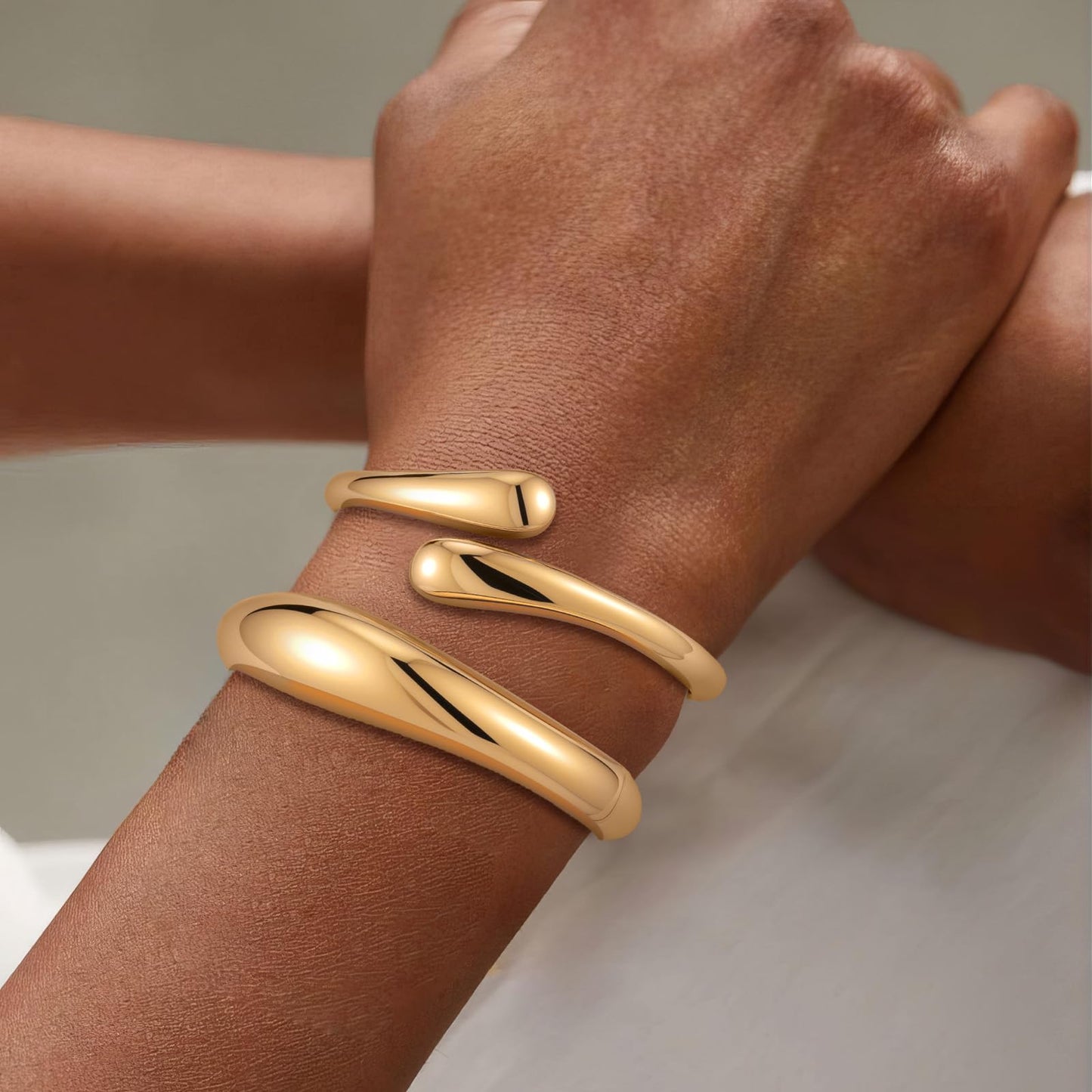 Yowivon Gold Bangles for Women, 2PCS Thin Teardrop and Wave Gold Bracelet Set, Hinged Bangle Bracelets Stack for Women, Non Tarnish Wrist Cuff, Trendy Jewelry Gifts for Christmas Valentine Birthday