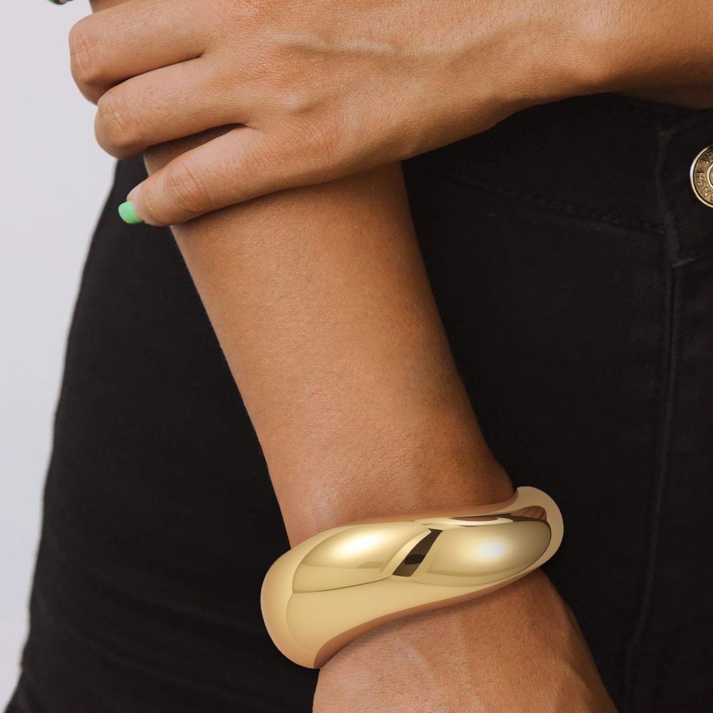 Yowivon Gold Bangles for Women, Irregular Chunky Gold Bracelet Twisted Hinged Bangle Bracelets for Women, Non Tarnish Minimalist Cuff, Trendy Jewelry Gifts for Christmas Valentine Birthday