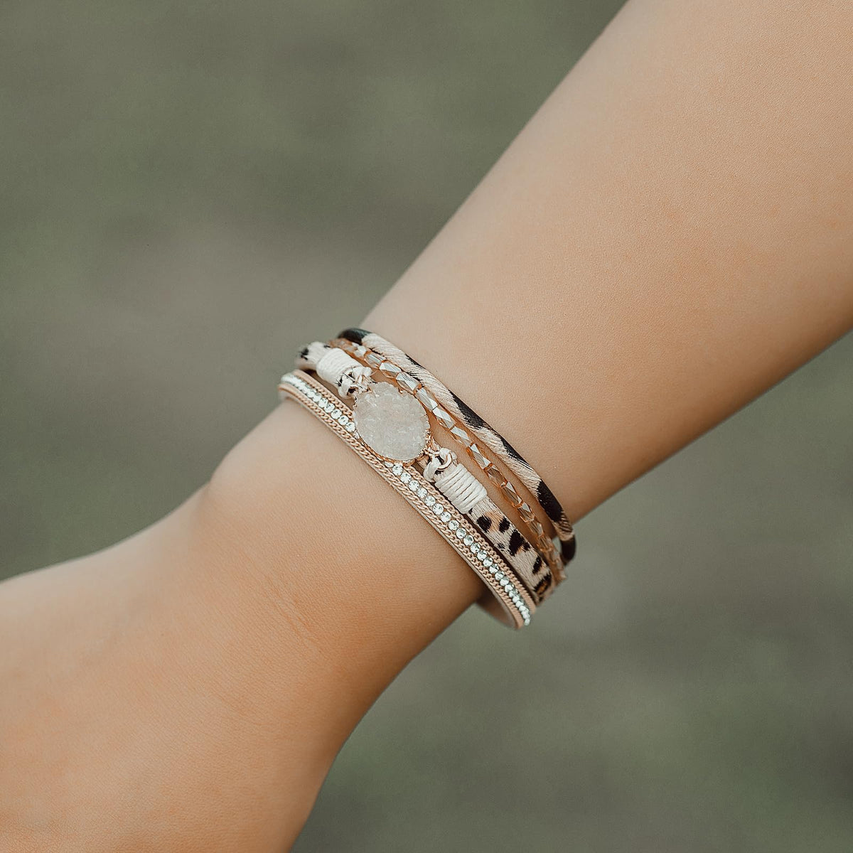 FANCY SHINY Boho Leather Wrap Bracelet Stackable Chunky Crystal Cuff Bracelets with Magnetic Clasp Cowboy Cowgirl Western Summer Beach Outfits Jewelry Gifts for Women (7.7", Leopard)