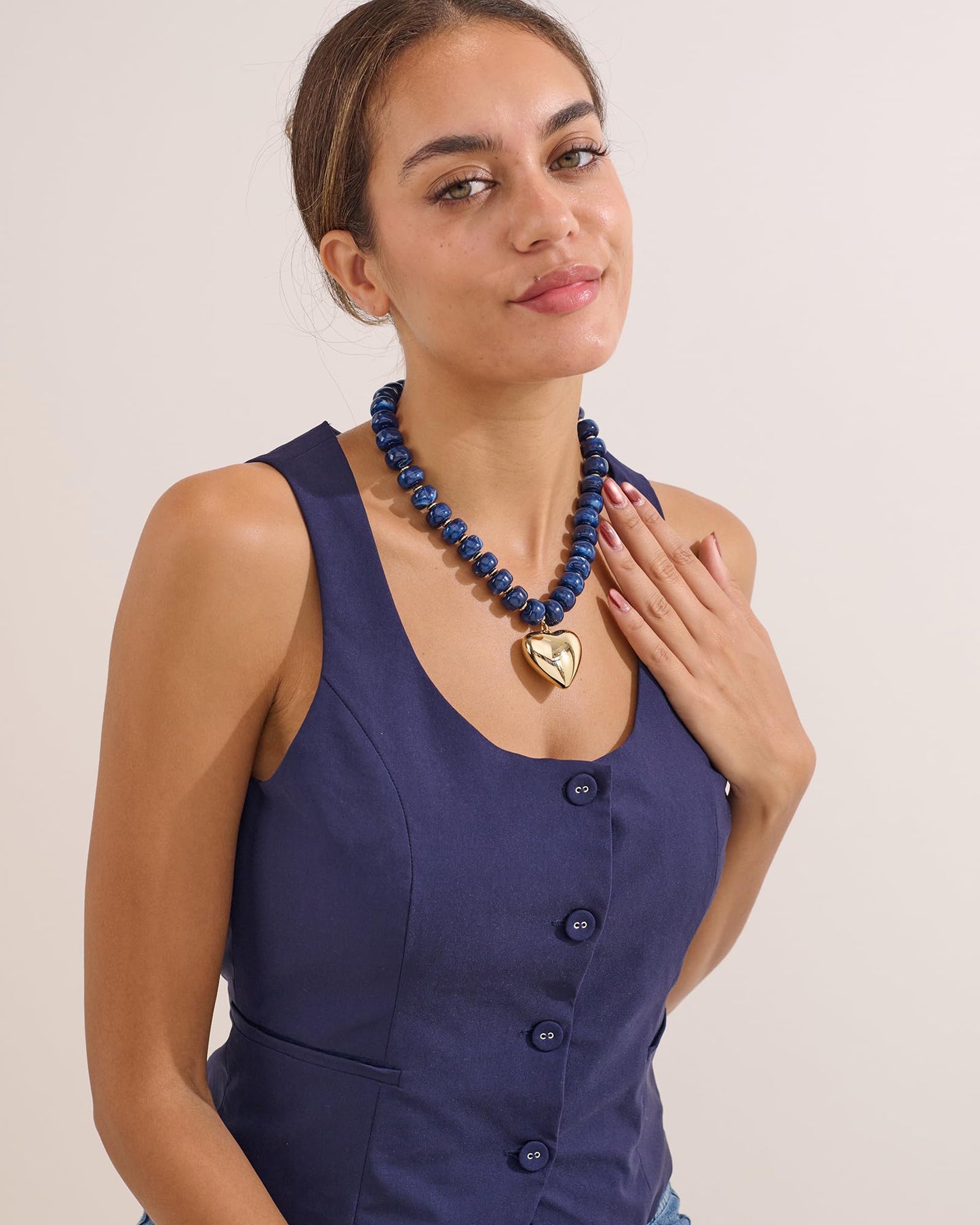 ENSKEFEN Big Gold Heart Pendant Necklaces for Women Chunky Resin Acrylic Beaded Choker Necklace Statement Dark Blue Beads Necklace Bold Fashion Jewelry