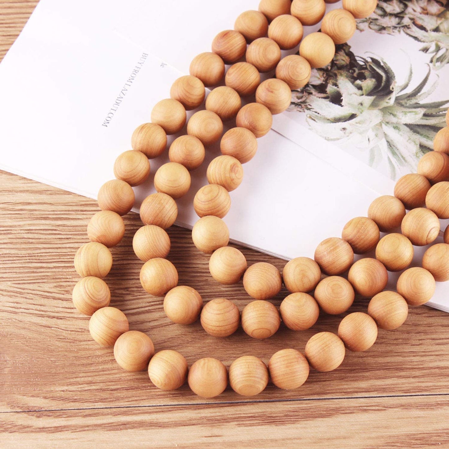 Prometis 200pcs 6mm Natural Sandalwood Round Beads Gorgeous Craft Handmade Polished Spacer Mala Pray Beads with Elastic Cord for Bracelets DIY Rosary Tasbih Jewelry Making