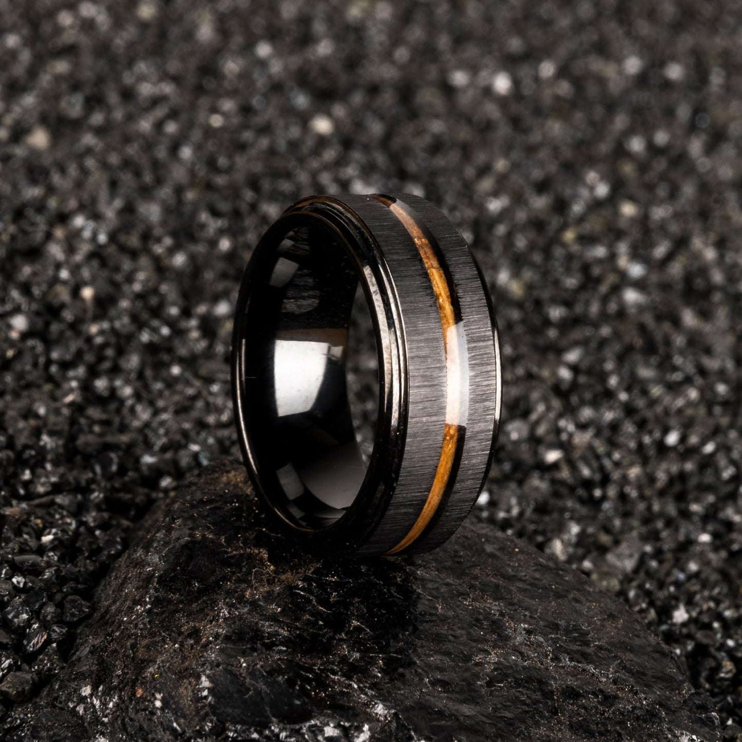 JEWPER 8mm Men Womens Wedding Band Tungsten Rings Black Fashion Promise Carbide Inlaid whiskey barrel wood Outer ring step edge sanding Matte Finish Edge Comfort Fit size(13)