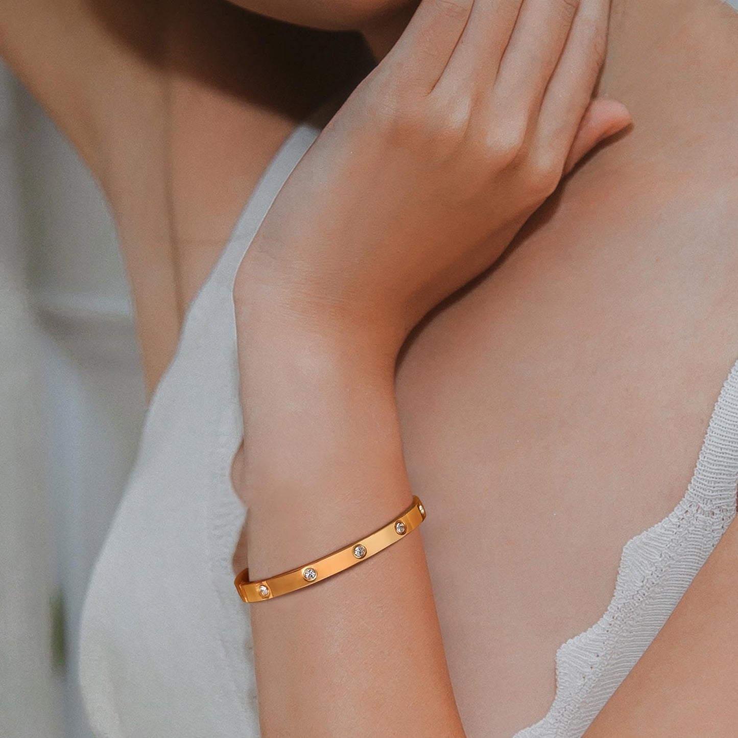 MPRAINBOW Gold Bracelets for Women, 2Pcs 18K Gold Plated Cubic Zirconia Bangle Crystal Friendship Bracelet Jewelry,Wedding Party Christmas Birthday Gift for Girlfriend Sister Daughter
