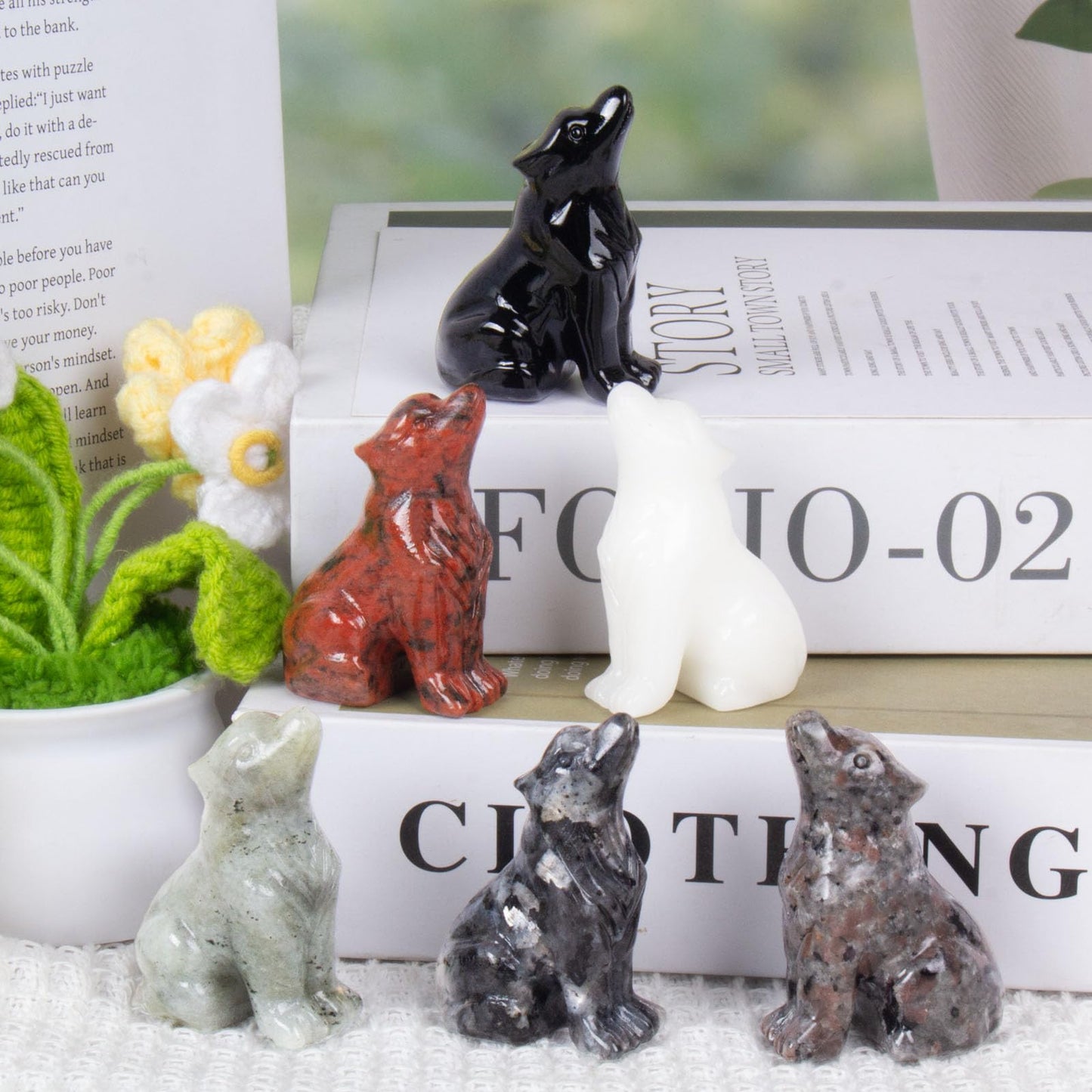 Hguxmcu Red Obsidian Wolf Figurine,Crystal Carved Statue for Home Office Desk Decor,Hand Carved 1.8 Inch Healing Crystal,Spirit Animal Gift for Wolf Lovers,Good Luck Feng Shui Protection Totem