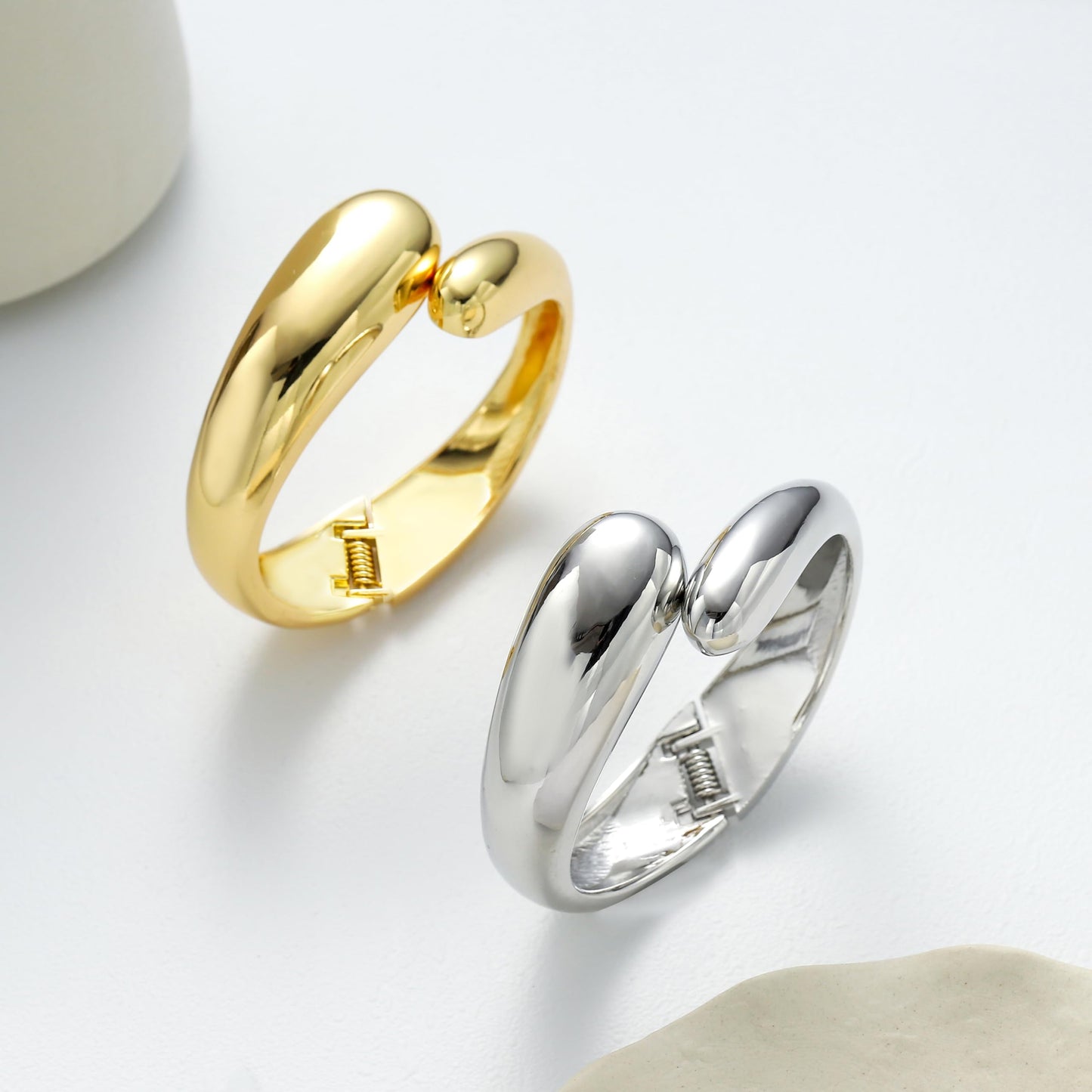 AYWFCBF Chunky Bangle Bracelets for Women | Trendy Hinged Cuff Open Wide Chunky Gold Bracelet Stack | Arm Cuff Jewelry for Women | 2-Pack Bangles