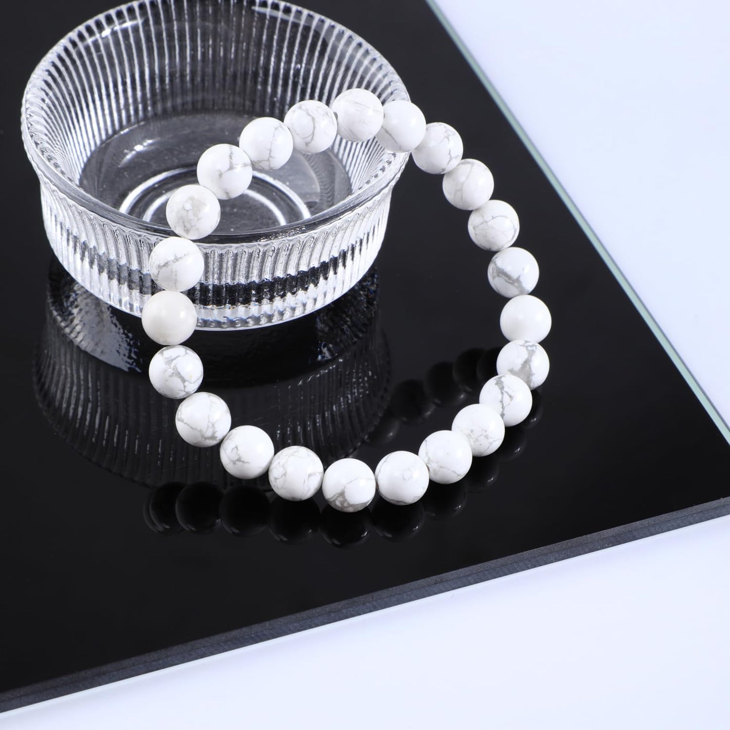 Bymitel 8mm Howlite - Handmade Reiki Gemstone Stretch Bracelet, Natural Beauty & Spiritual Essence, Crystal Healing for Unisex Adults