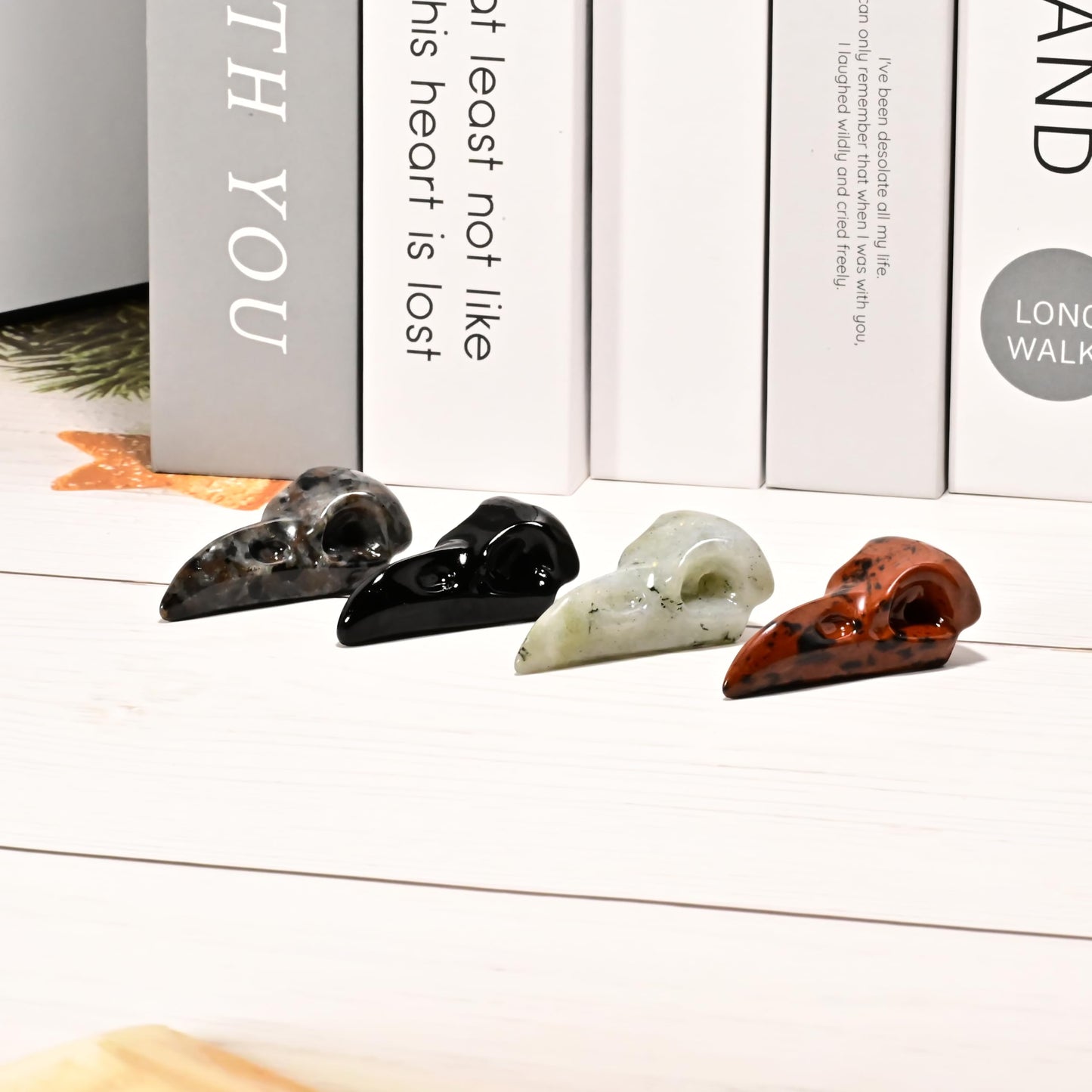 DZJXBZhu Red Obsidian Raven Skull Figurine Crystal Healing Stone Spiritual Meditation Pocket Figurine Natural Gemston Hand Carved Polished Home Room Office Desk Decoration Gift Collect