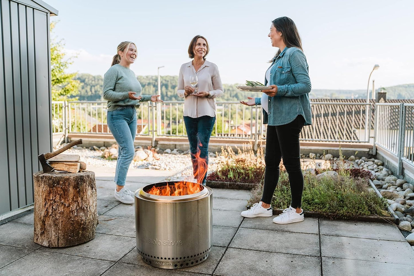Solo Stove Bonfire Amazon Exclusive | Smokeless Fire Pit Bundle with Stand, Lid, Shelter & Ash Pan | Ideal for 4–6 People | Stainless Steel Wood Burning Camping Pit – 19.5" Wide, 34lbs