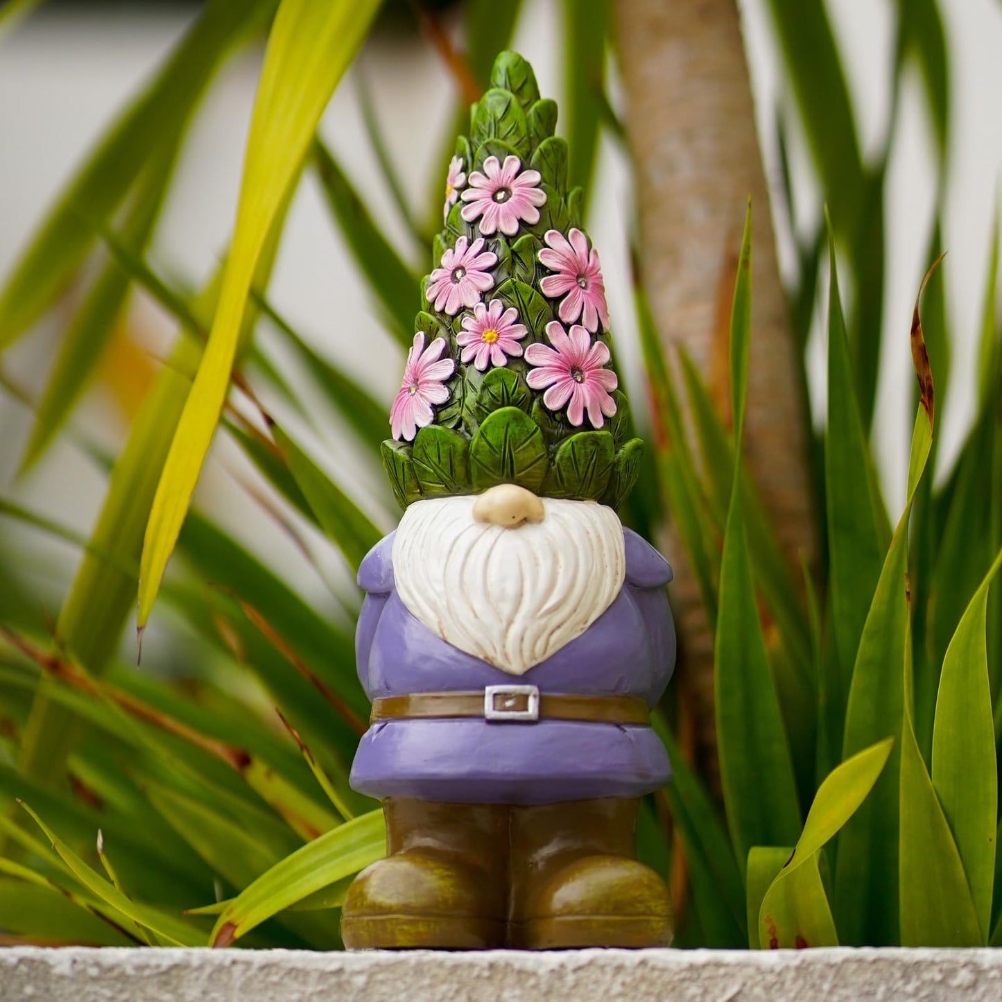 Nacome Solar Garden Outdoor Statues Gnome with Succulent and 7 LED Lights - Lawn Decor for Patio, Balcony, Yard Ornament for Mom Grandma Women