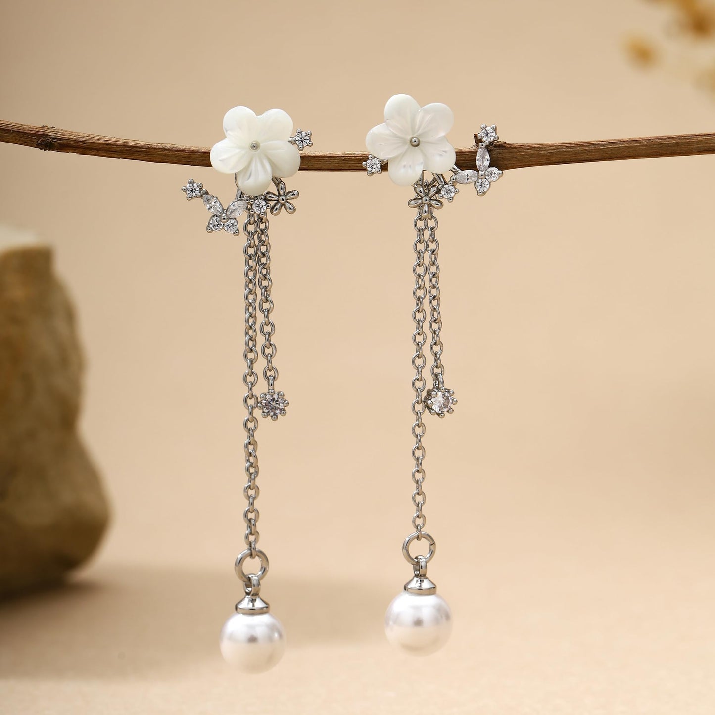 Pearl Earrings for Women Dainty Diamond Pearl Drop Earrings Silver Plated Dangle Earrings for Women Weddings Gifts Bridesmaid Gifts