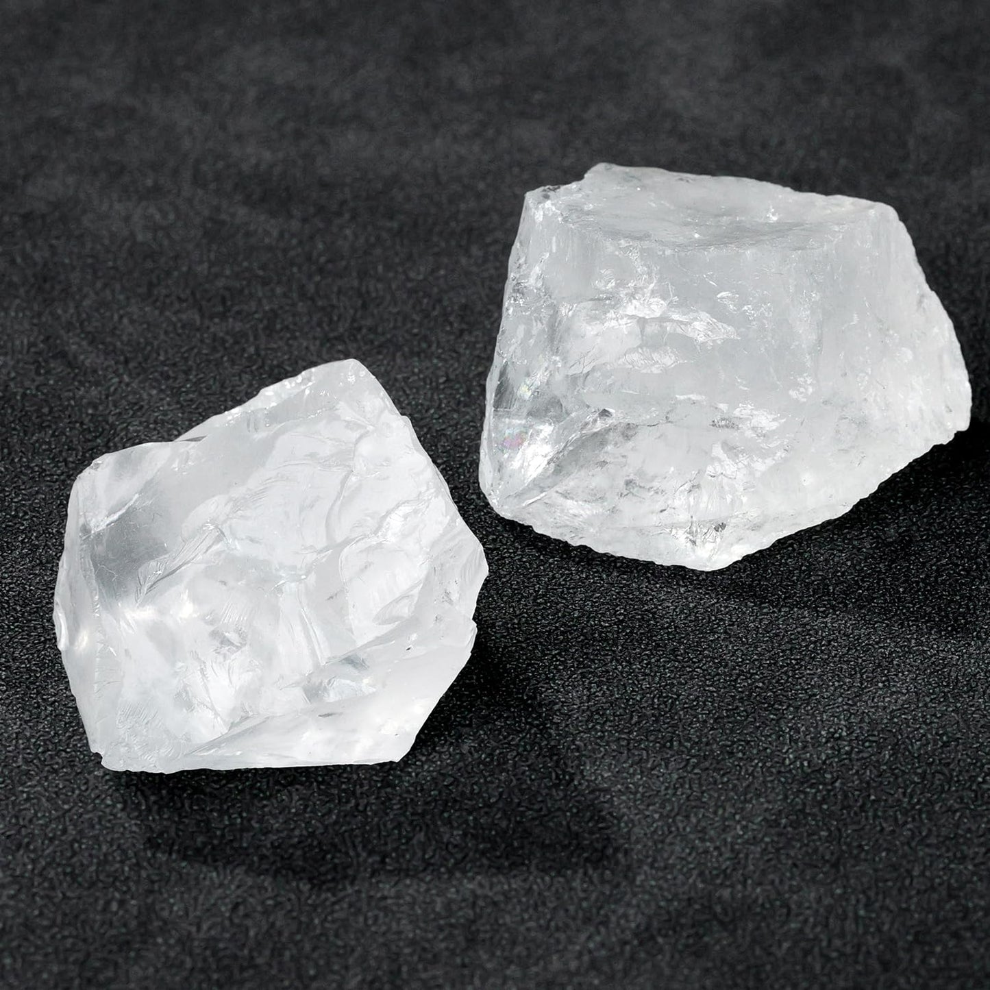 Apengshi Clear Quartz Raw Crystals 2PCS Natural Rough Rocks Healing Crystal and Stones DIY Raw Stones Meditation Fountain Garden Home Decor