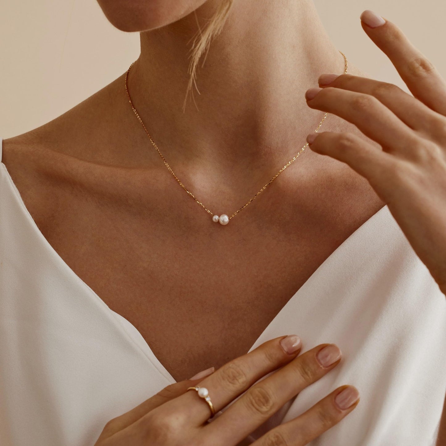 Treasure Bender Pearl Necklaces for Women Trendy, 14k Gold Plated Dainty Necklace Simple Pearl Drop Single Charm Pendant Necklace Birthday Wedding Gifts Gold Jewelry for Women