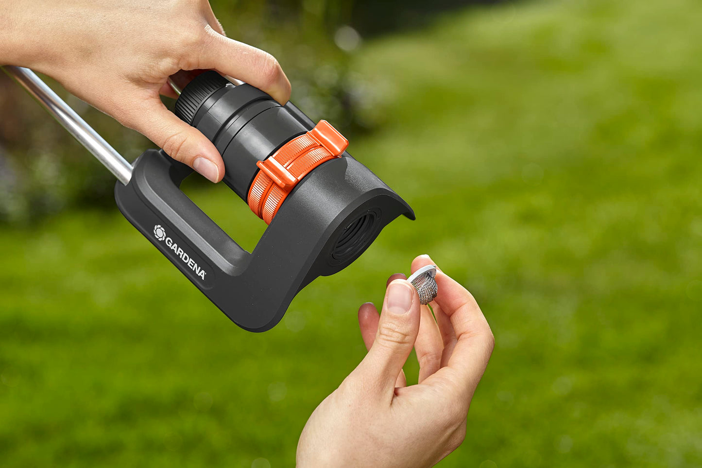 GARDENA (18700) Up to 2400 sq ft - Adjustable Oscillating Yard Sprinkler, for Watering Large Area Lawn and Garden. Gardena Outdoor oscillating sprinklers Have Wide Heavy Duty Base.