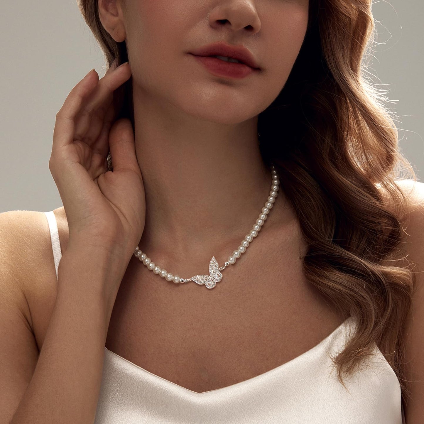 Zeffy Bohemian Crystal Butterfly Pearl Necklace Sparkly Pearl Strand Necklace Rhinestone Butterfly Pearl Chain Jewelry for Women