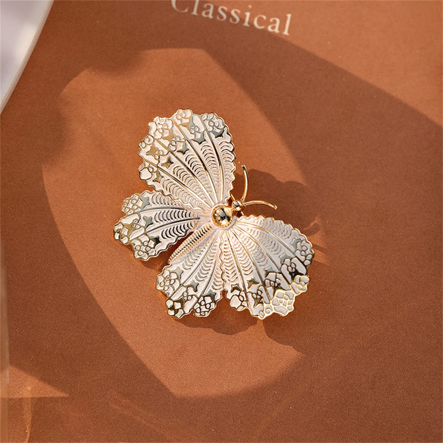 AILONMEI Elegant Pearl Flower Designer Brooch Pins Broches Costume Jewelry For Women Fashion Christmas Gift (Butterfly)