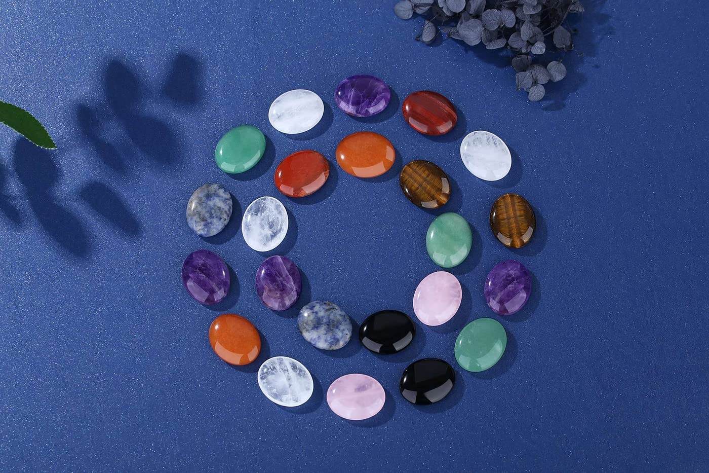 LAIDANLA 5Pcs Healing Crystals Palm Stone Set Rose Quartz Amethyst Obsidian Clear Quartz Green Aventurine Oval Power Crystal Polished Natural Stones Pocket Gemstone for Meditation Stress Relief
