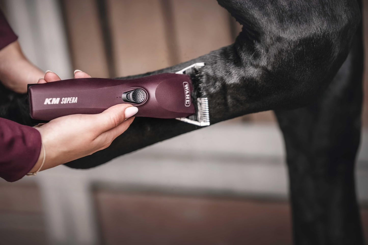Wahl Pro Animal KM Supera Cordless Equine Clipper - Professional Horse Grooming Clipper - Quiet, Cordless Clipper - Battery-Powered Grooming Tool