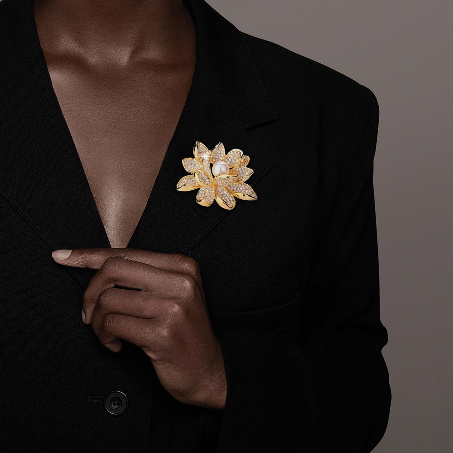 Crystal Red Flower Brooch Pins for Women Elegant Enamel Rhinestone Floral Brooches Pin Fashion Jewelry for Party Dance Wedding Banquet Brooch for Women Gift (Gold)