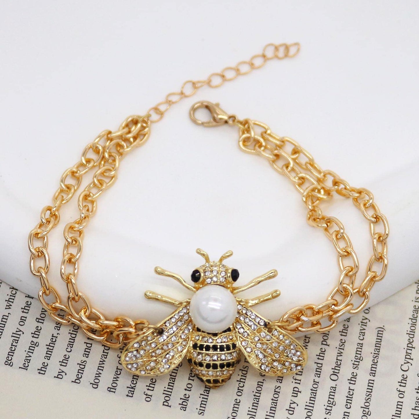 Honey Bee Turquoise Beaded Bracelet Crystal Insect Themed Bee Chain Link Bracelets Animal Fashion Shell Pearl Elastic Bracelets Gold Tone (White Pearl Chain)