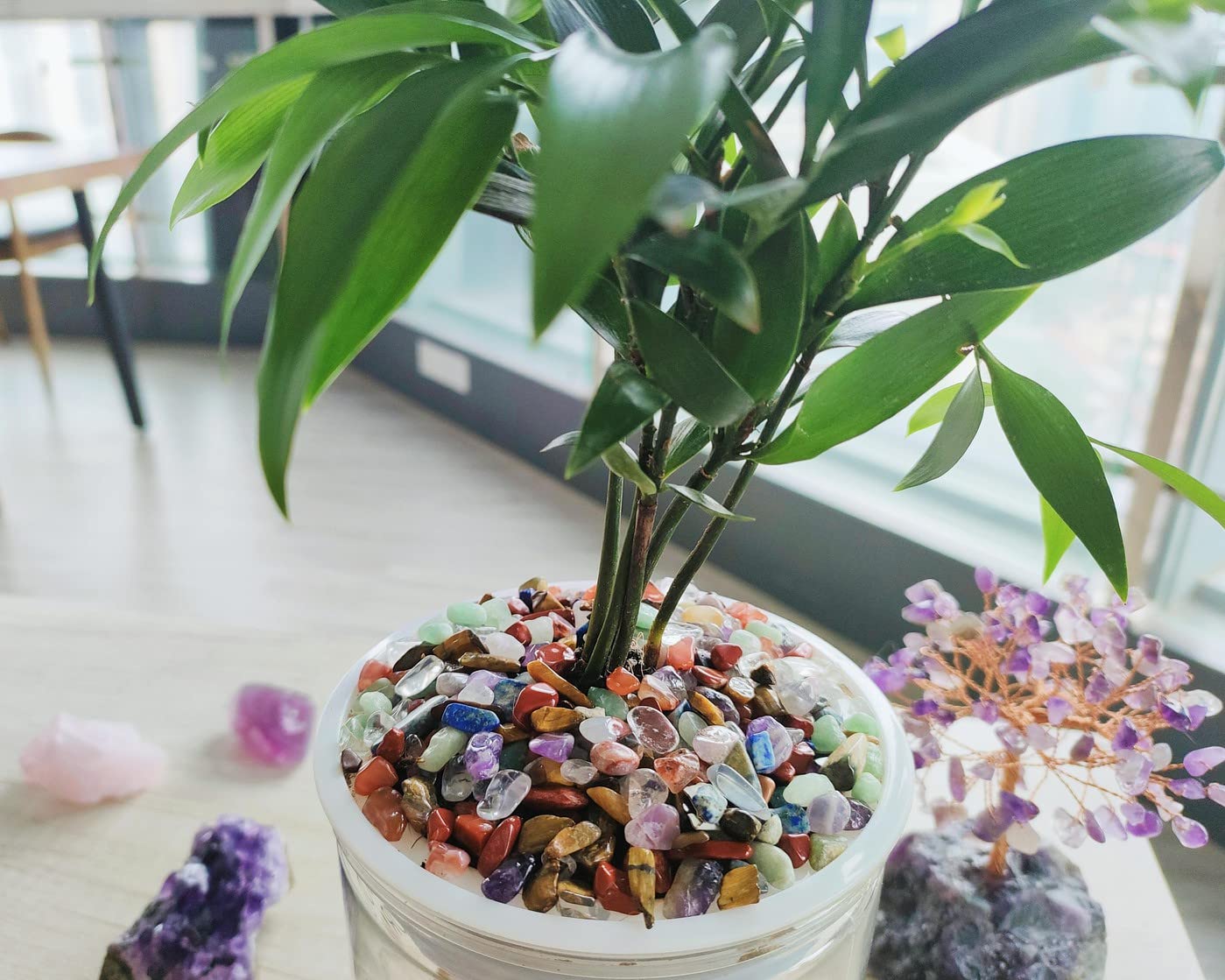 ZHIYUXI Chakra Crystal Vase Filler Crystal Chips Stone for Decoration Succulent Plants Vase Fish Tank Gravel Crushed Crystals Chips Gemstone Polished Healing Crystals Quartz Home Decor Gem Stones