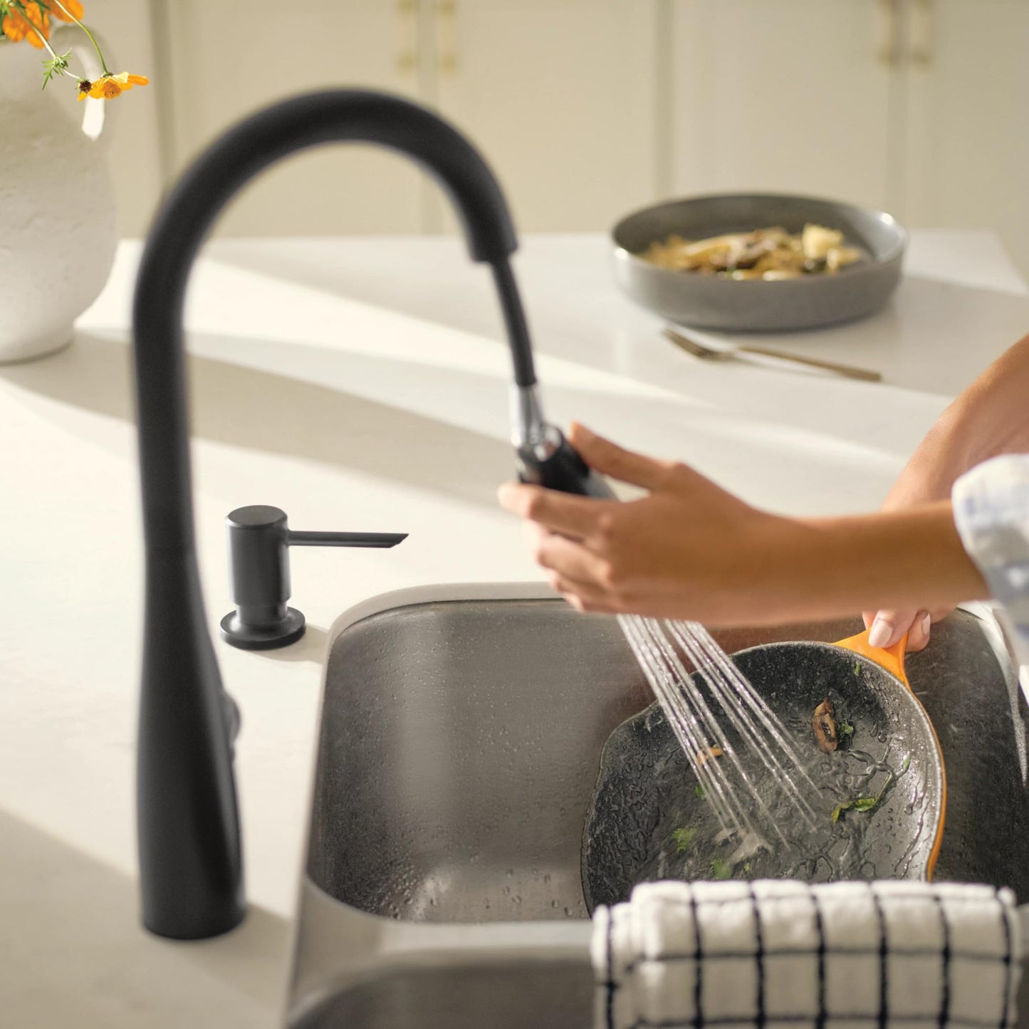 Moen Reyes Matte Black Pulldown Kitchen Faucet with Soap Dispenser and Power Boost, Transitional Kitchen Faucet, One-Handle High Arc, Easy Installation, 87932BL