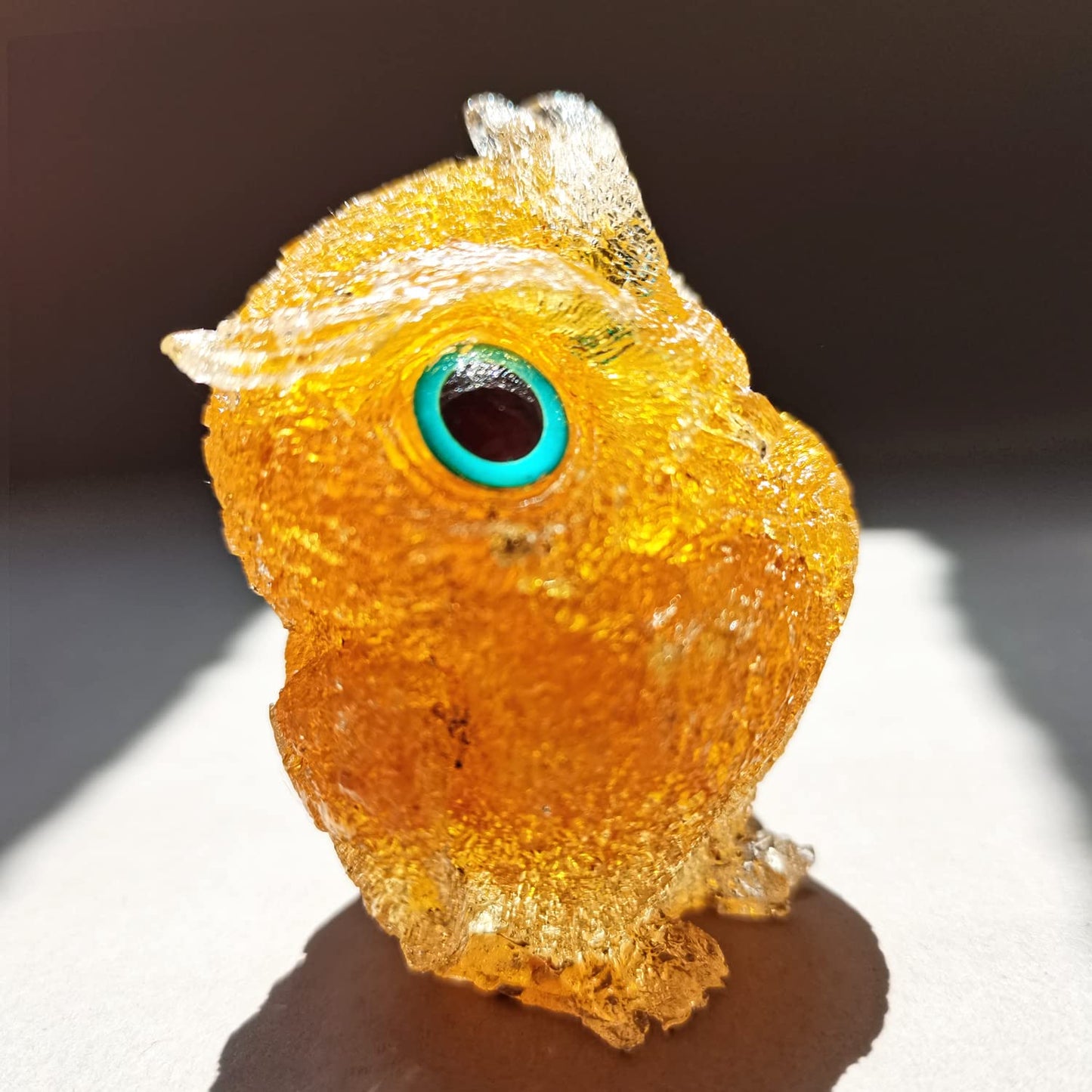 Reyife Hand-Carved Natural Crystal Owl Statue Reiki Healing Gemstone Animal Figurines Home Office Car Decoration The Best Gifts 2.4 inches(Gold)