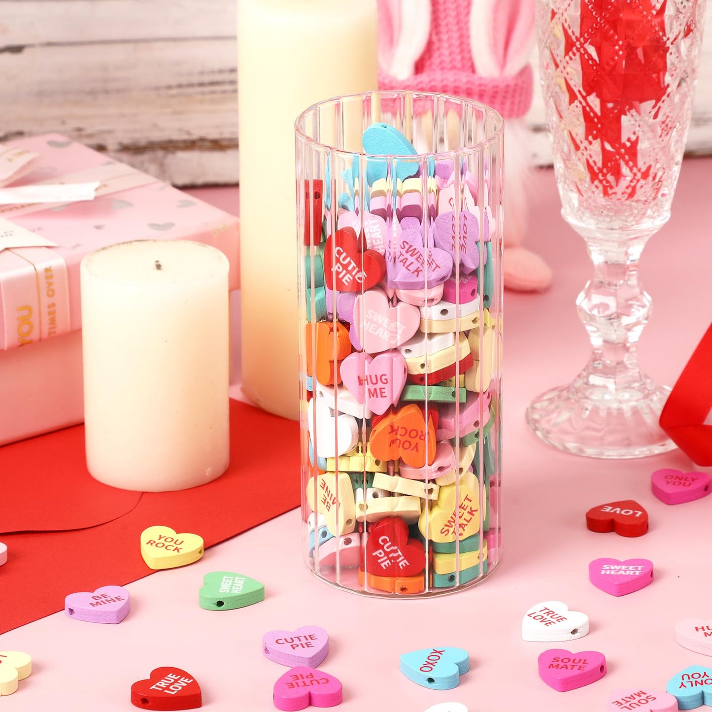 UPINS 300Pcs Conversation Heart Beads,Valentine's Day Wooden Heart Beads for Bracelets Garland Ornaments Craft Necklace Jewelry Making DIY Party Decor