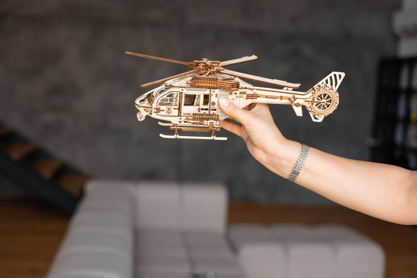 Wood Trick Thunder Chopper Electric Helicopter 3D Wooden Puzzles for Adults to Build - Spinning Rotors & Blades - Detailed Design - Mechanical Wooden Model Kits for Adults to Build