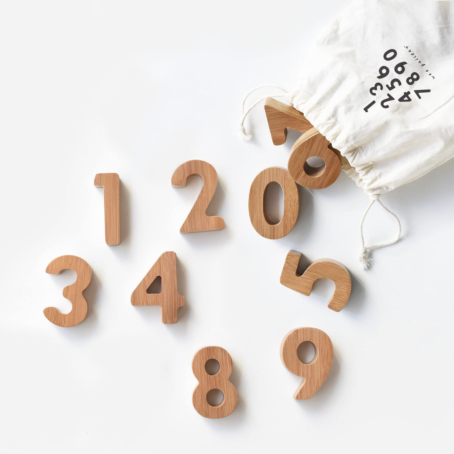 Wee Gallery Bamboo Numbers and Nature Number Cards Set - Educational Learning Toys for Baby, Toddler, Preschool Kids - Wooden Numbers and Animal Contrast Flashcards to Stimulate Early Development