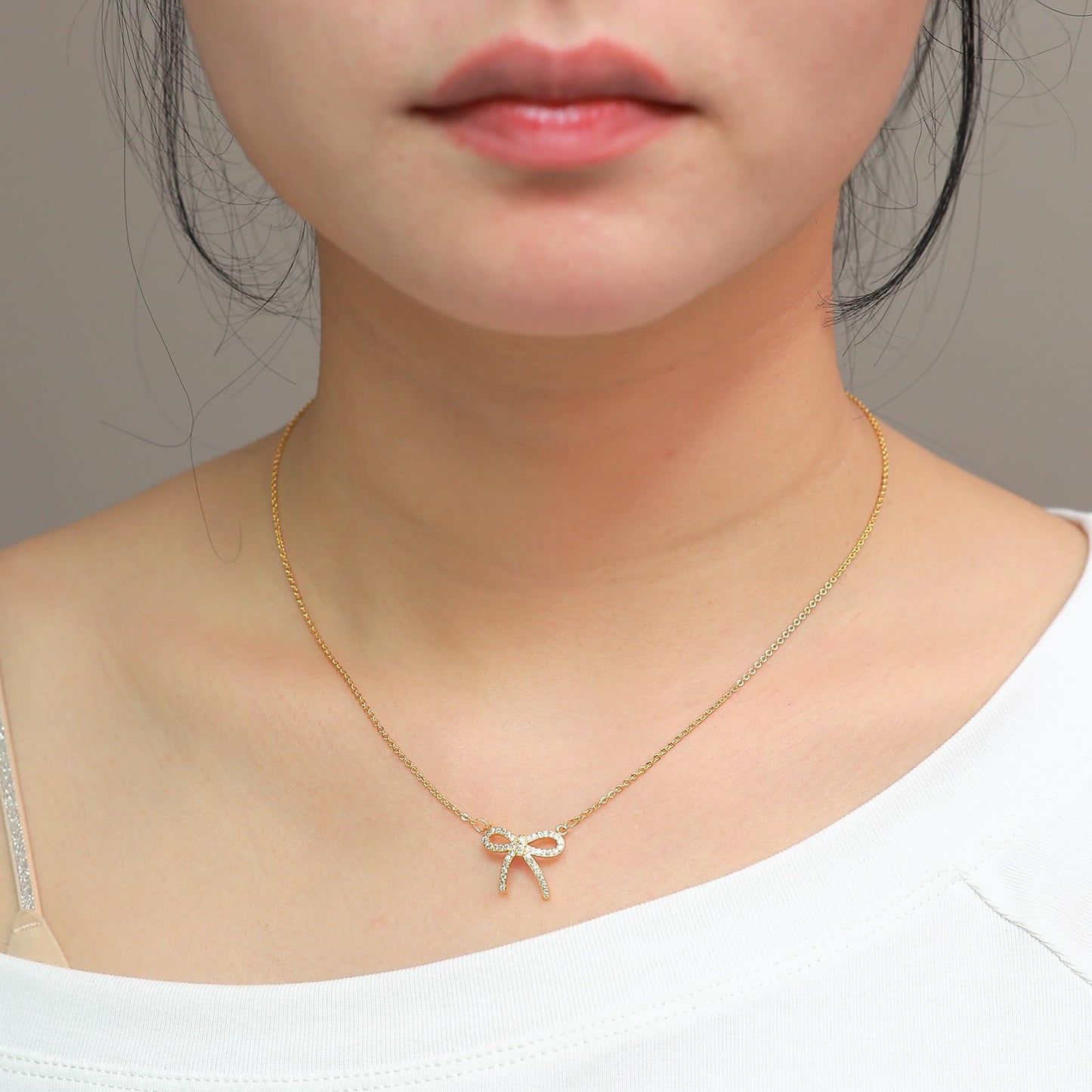 MAIKERDER Gold Bow Necklace for Women, 14K Gold Plated Cute Small Bow Pendant Choker Chain Necklaces Trendy Necklaces for Women Non Tarnish 17 Inches