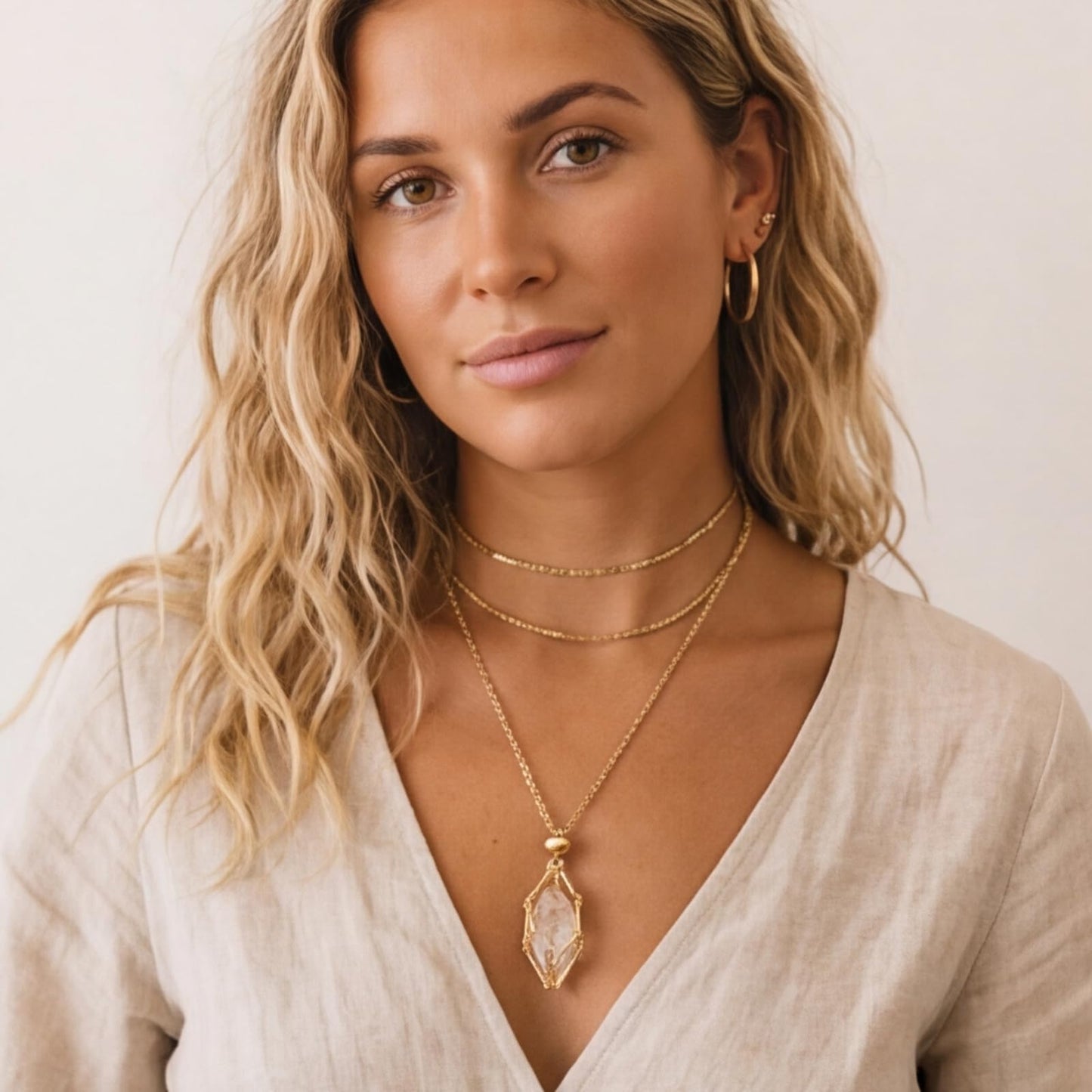 VLIEGEN Crystal Holder Necklace, Stainless Steel Cage for Stone Adjustable Natural Crystal Cage Holder Necklaces Quartz Natural Gemstone Jewelry for Women Men(1pcs-Silver small)