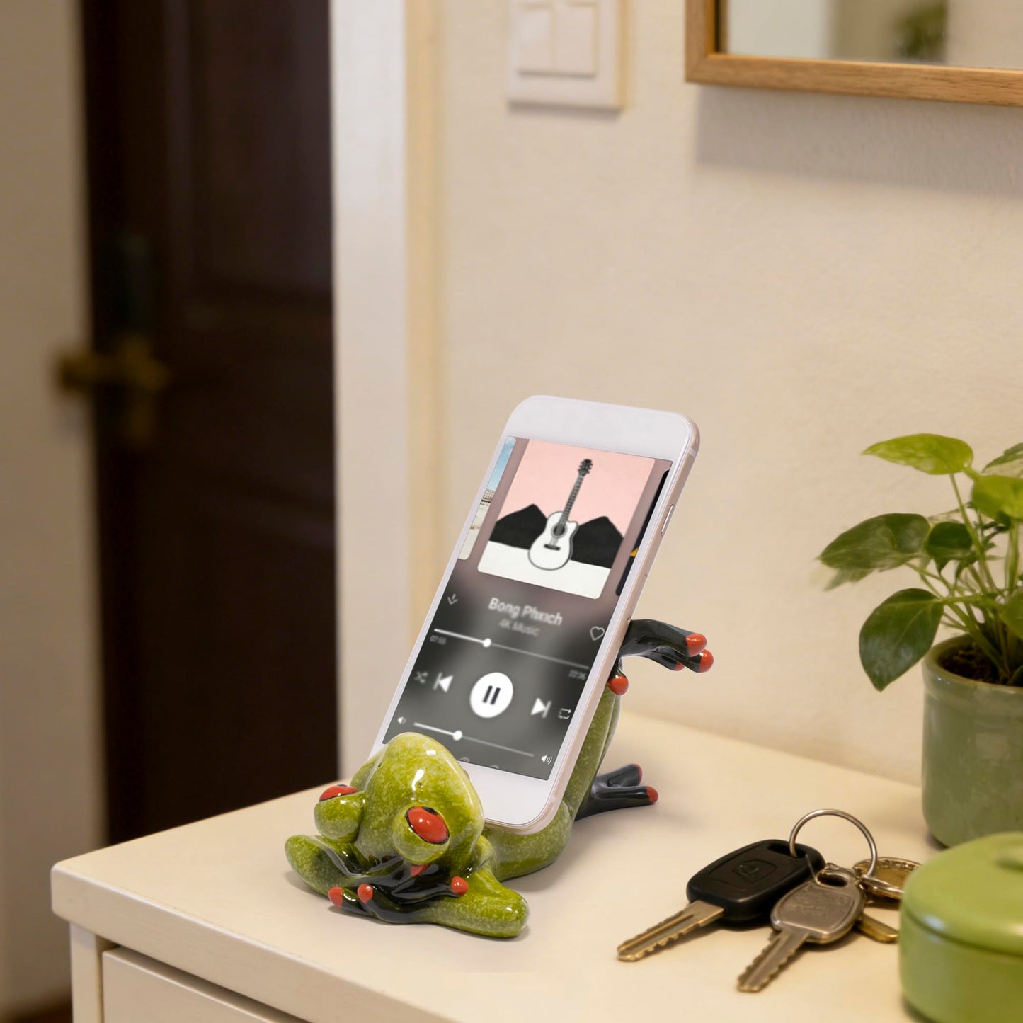 Hodao Cute Frog Phone Stand Holder for Desk – Ocean & Animal Figurine Phone Holder Decoration Unique Gift for Friends, Family, Office & Home Decor (Green-Frog)