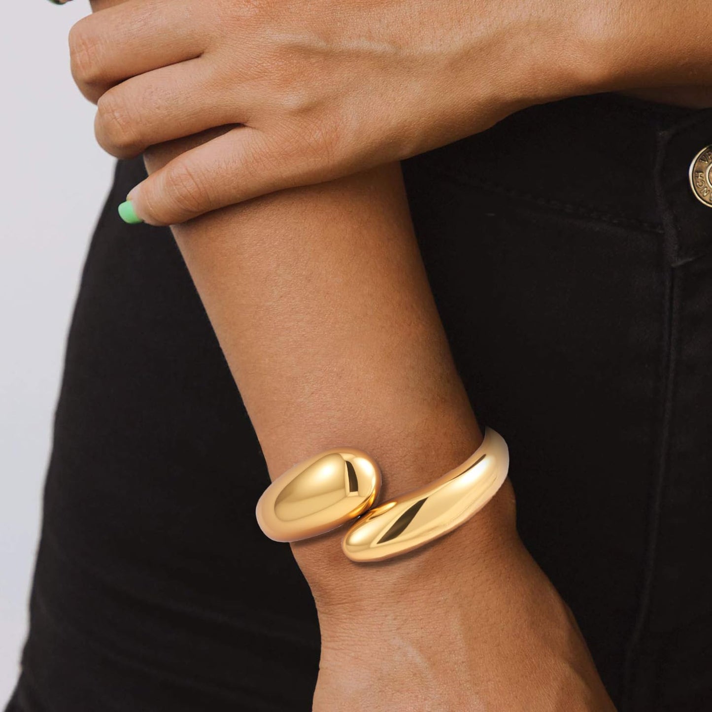 Yowivon Gold Bangles Bracelet for Women, Chunky Gold Bracelet Teardrop Twisted Hinged Open Bangle Bracelets, Non Tarnish 18K Gold Plated Thick Cuff Bracelets Trendy Jewelry Gifts