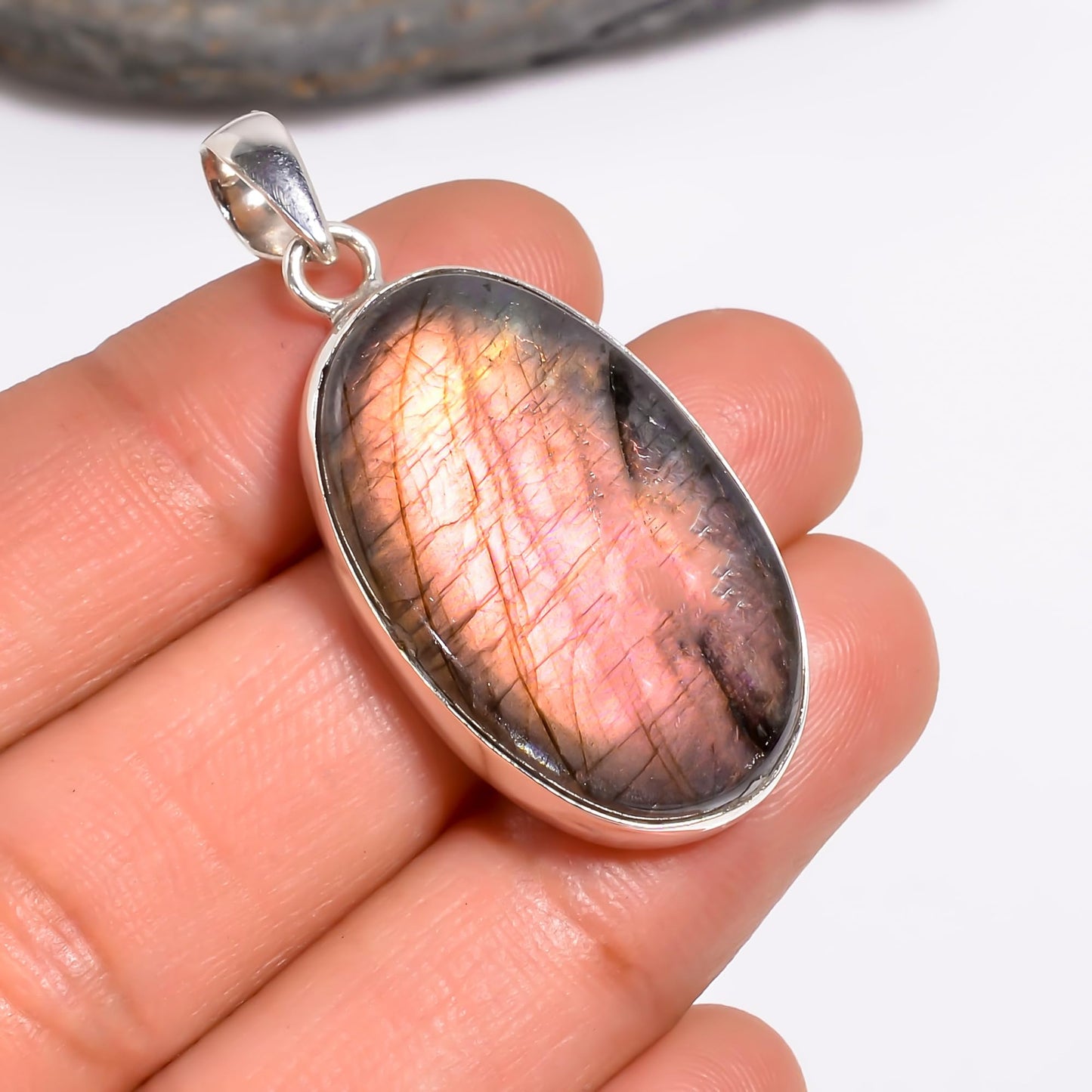 SIVARA Labradorite Pendant Necklace – Handmade Oval Crystal Pendant in 925 Sterling Silver – Healing Gemstone Jewelry Gift for Women – February Birthstone - Boho Spiritual Necklace