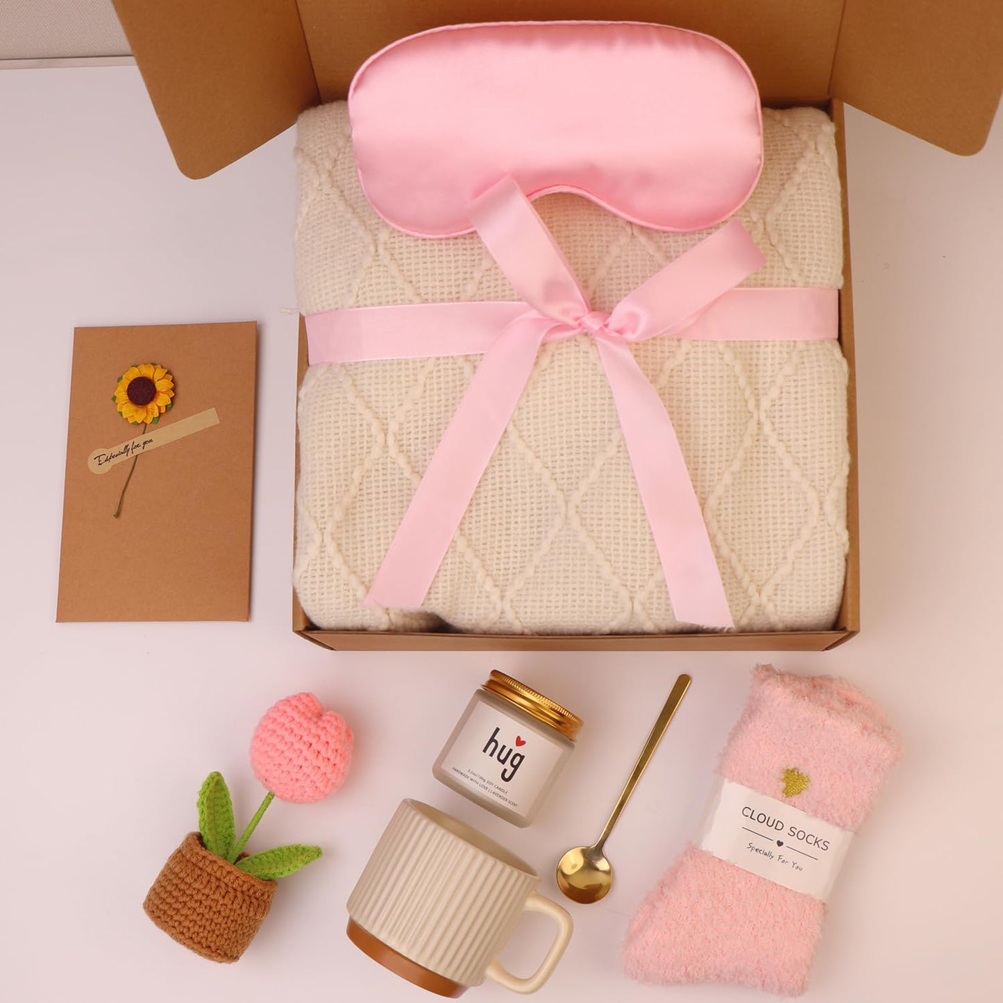 Birthday gift basket for ladies, self-care gifts, recovery care sets, heartwarming presents for women, birthday gifts for mothers, best friends, wives, girlfriends, and colleagues.