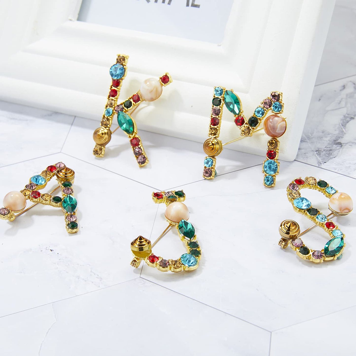 RINHOO Crystal Pearl Initial Brooch Gold Plated Enamel Colorful Letter Alphabet Breastpin Pin Jewelry for GIFTS (Gold E)