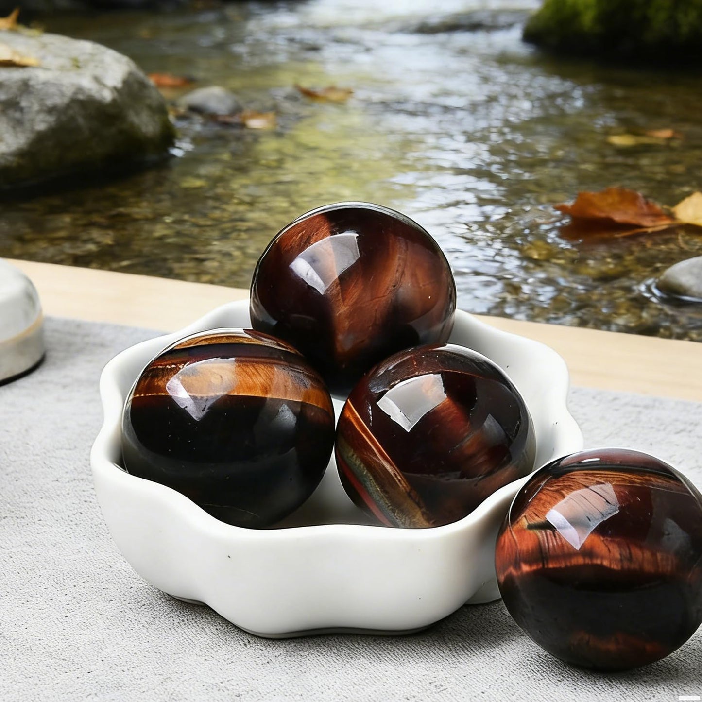 AierCrystal Natural Stone Crystal Sphere Feng Shui Home Decoration Ball Positive Energy Scrying Orb for Meditation Tool for Spiritual Space Purification Globe Diameter 5-6cm Red Tiger's Eye Sphere