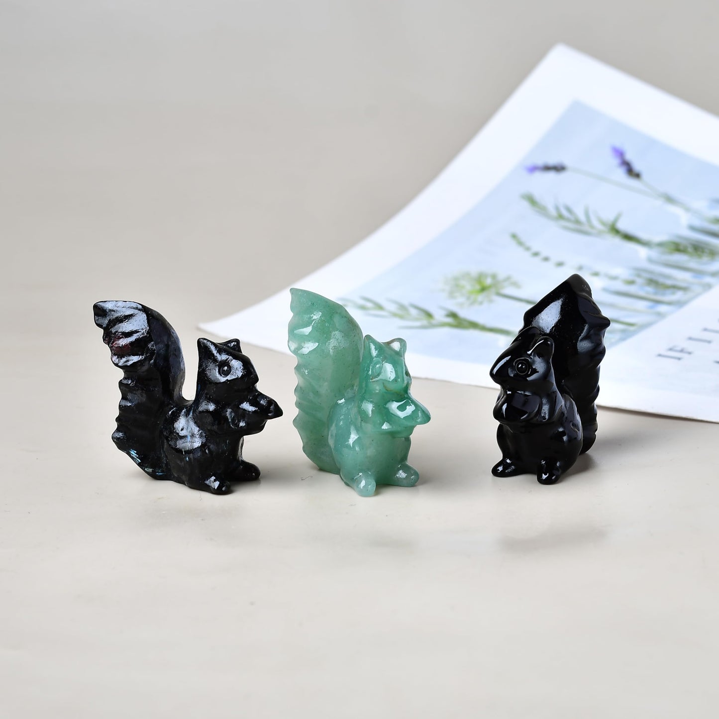 DZJXBZhu Obsidian Squirrel Crystal Healing Stone Spiritual Meditation Pocket Figurine Statue Natural Gemston Hand Carved Polished Home Room Office Desk Decoration Gift Collect