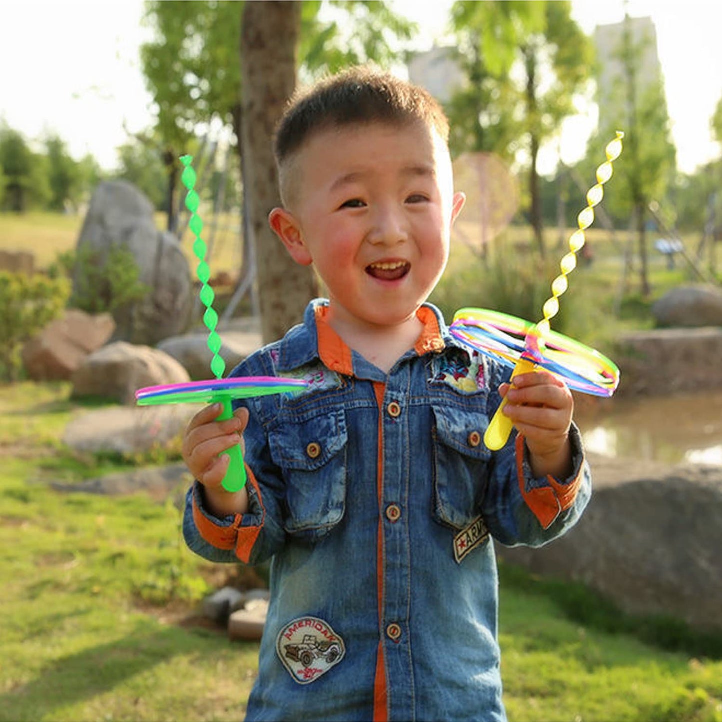 JIEOU Flying Helicopter Toy, 20 Sets Hand the Rotating Circle Helicopter, Bamboo Dragonfly Hand Rub Plastic Propeller for Outdoor Toy Kids Gift Flying (Colorful)