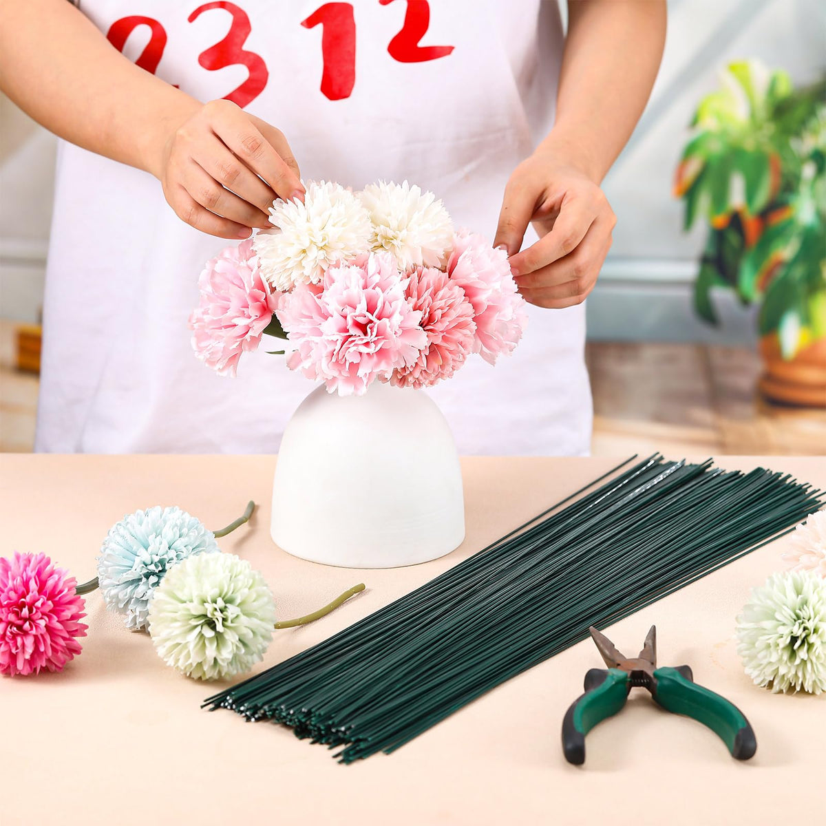 Zonon 220 Pcs 16 Gauge Enameled Floral Wire 18 Inch Florist Wire Bulk Flower Stems for Crafts DIY Bouquet Wrapping Artificial Flower Arrangements Supplies Wedding Prom Corsage, Dark Green