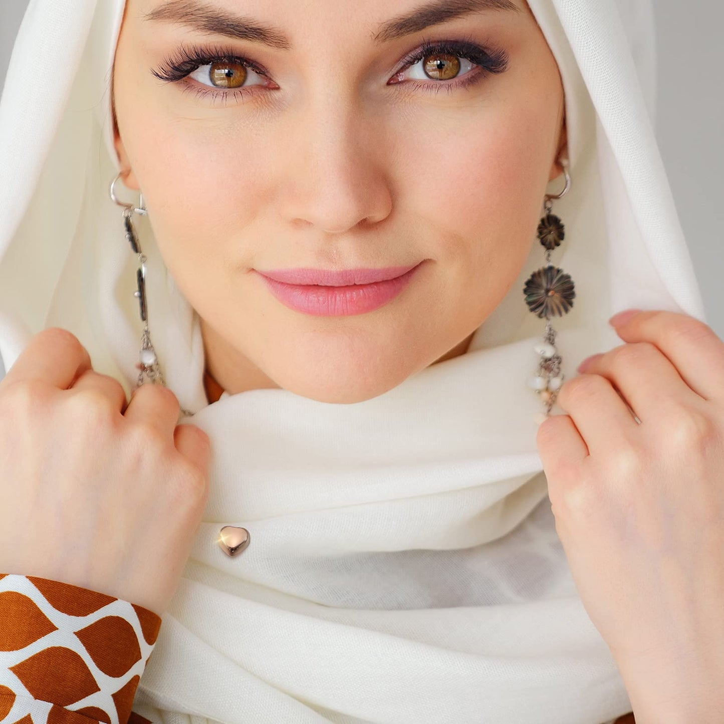 8 Pairs Strong Hijab Magnets Multi-use Pinless Hijab Pins Women for Scarf Dress Cleavage Muslim Magnetic Buttons Veil Pins(Heart Style)