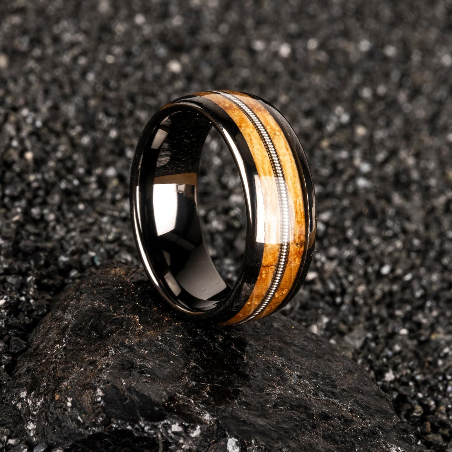 JEWPER 8mm Men Womens Wedding Band Tungsten Rings dark gun black Fashion Promise Carbide Inlaid Guitar Strings whiskey barrel wood Matte Finish Edge Comfort Fit Size(10)