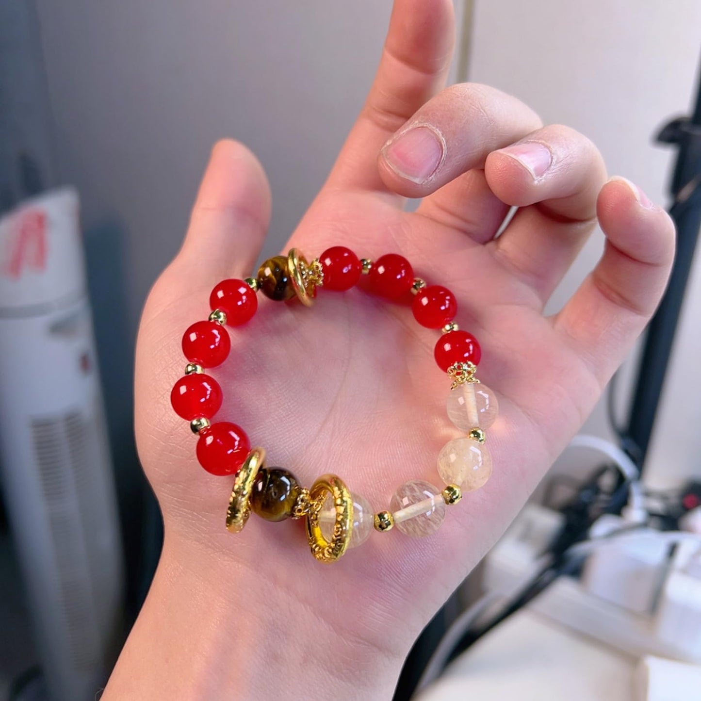 Pink Crystal Bracelets, 8mm Gemstone Bracelet Love Stone, Rose Stone Healing Crystal ，Soothe Anxiety, Meditate, Relax, Enhance Emotional and Romantic Atmosphere (Incantation scarlet, One Size)
