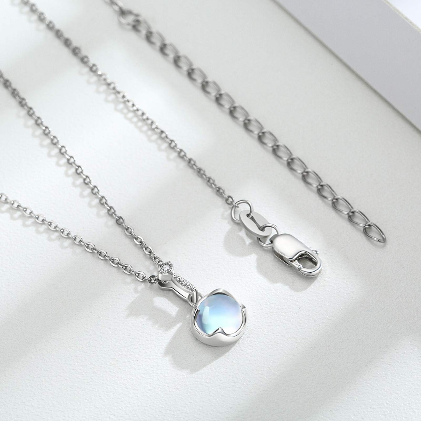 CUOKA MIRACLE 925 Sterling Silver Moonstone Choker Necklace for Women Simple Elegant Rainbow Synthetic Moonstone Jewelry Birthday Gift for Her Anniversary Birthday