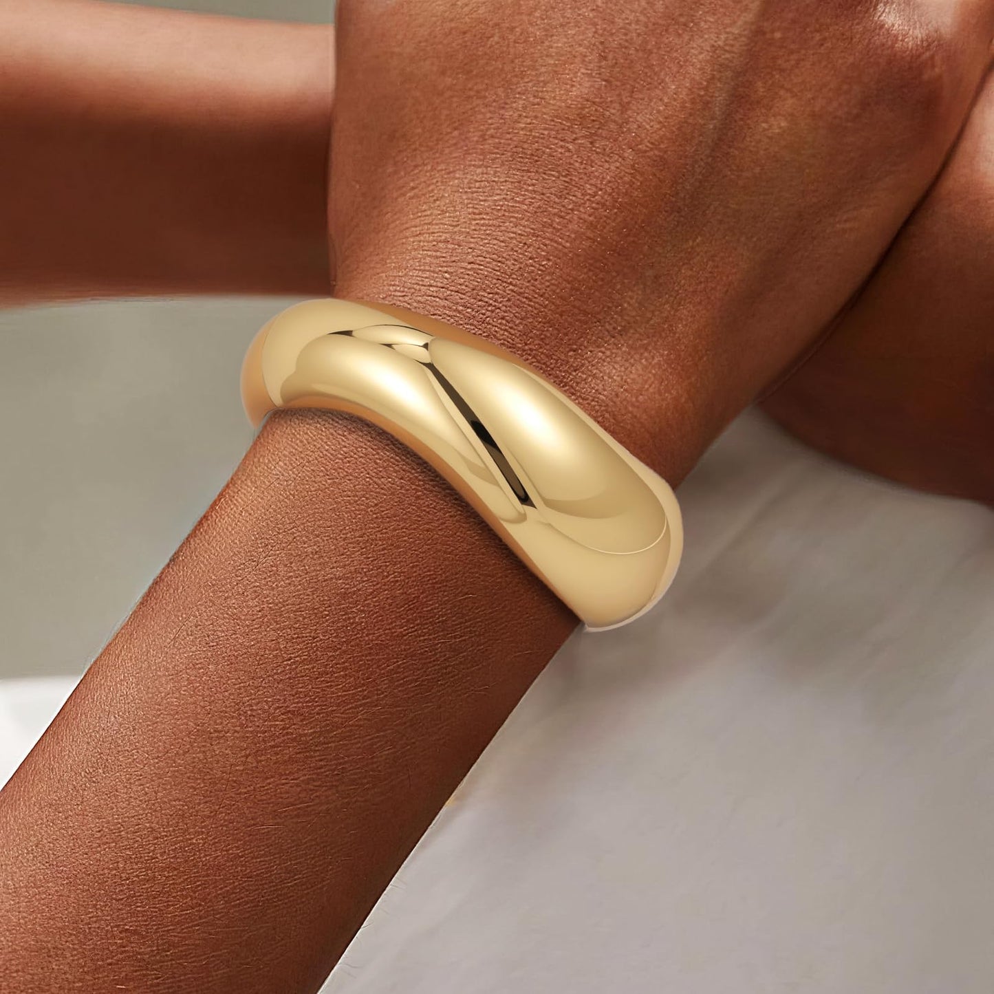 Yowivon Gold Bangles for Women, Irregular Chunky Gold Bracelet Twisted Hinged Bangle Bracelets for Women, Non Tarnish Minimalist Cuff, Trendy Jewelry Gifts for Christmas Valentine Birthday