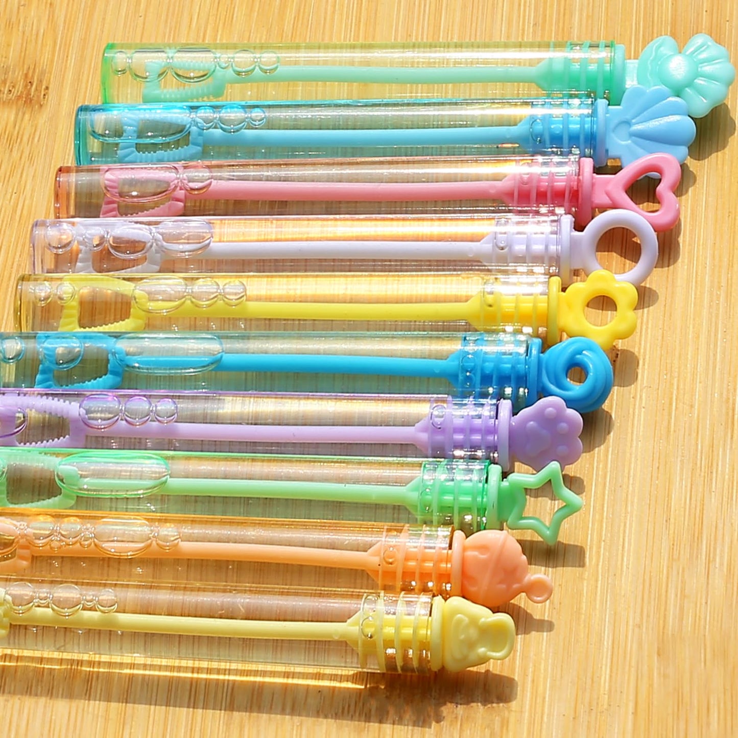 200 Pack Mini Bubble Party Favors for Kids, Bubbles Bulk with Gift Box, Pastel Bubble Wand Sticks Toy for Party Supply, Birthday Decorations, Wedding, Goody Bag Stuffers Fillers, Carnival Prizes