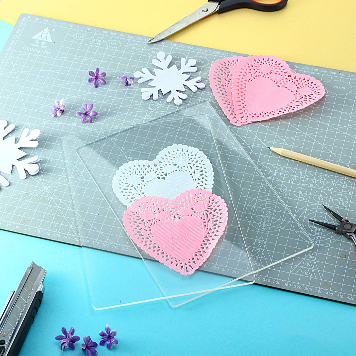 Blulu 4 Pieces Transparent Acrylic Cutting Pads, 8.7x6.1x0.1 Inch Die Cutting Plates for Small Die-Cutting Machines, Embossing Craft Pads for DIY Scrapbooking Card Making (8.7 x 6.1 Inch)