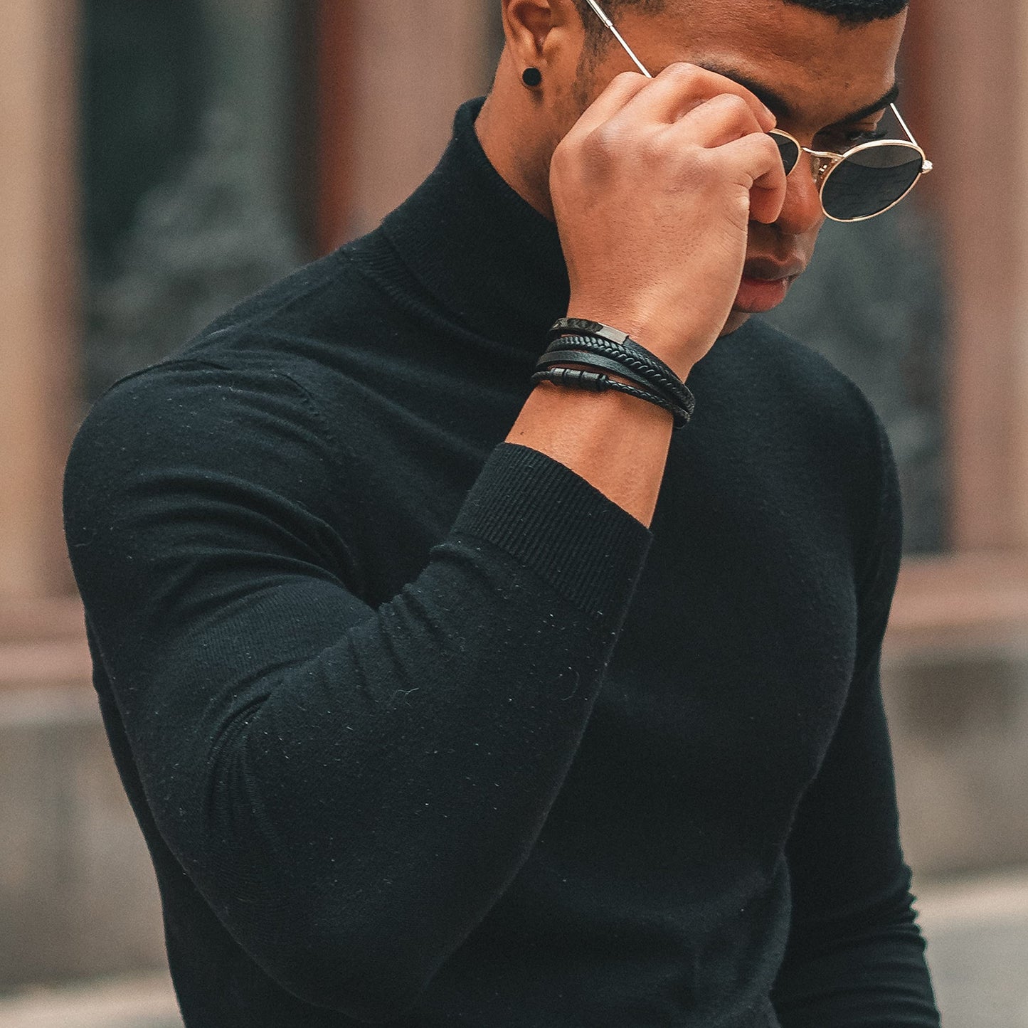 SERASAR Pulsera de cuero negro para hombre 23cm negra Hombres Caja regalo genuino Trenzado Multicapa Abrigo Pulseras masculinas Joyas magnéticas