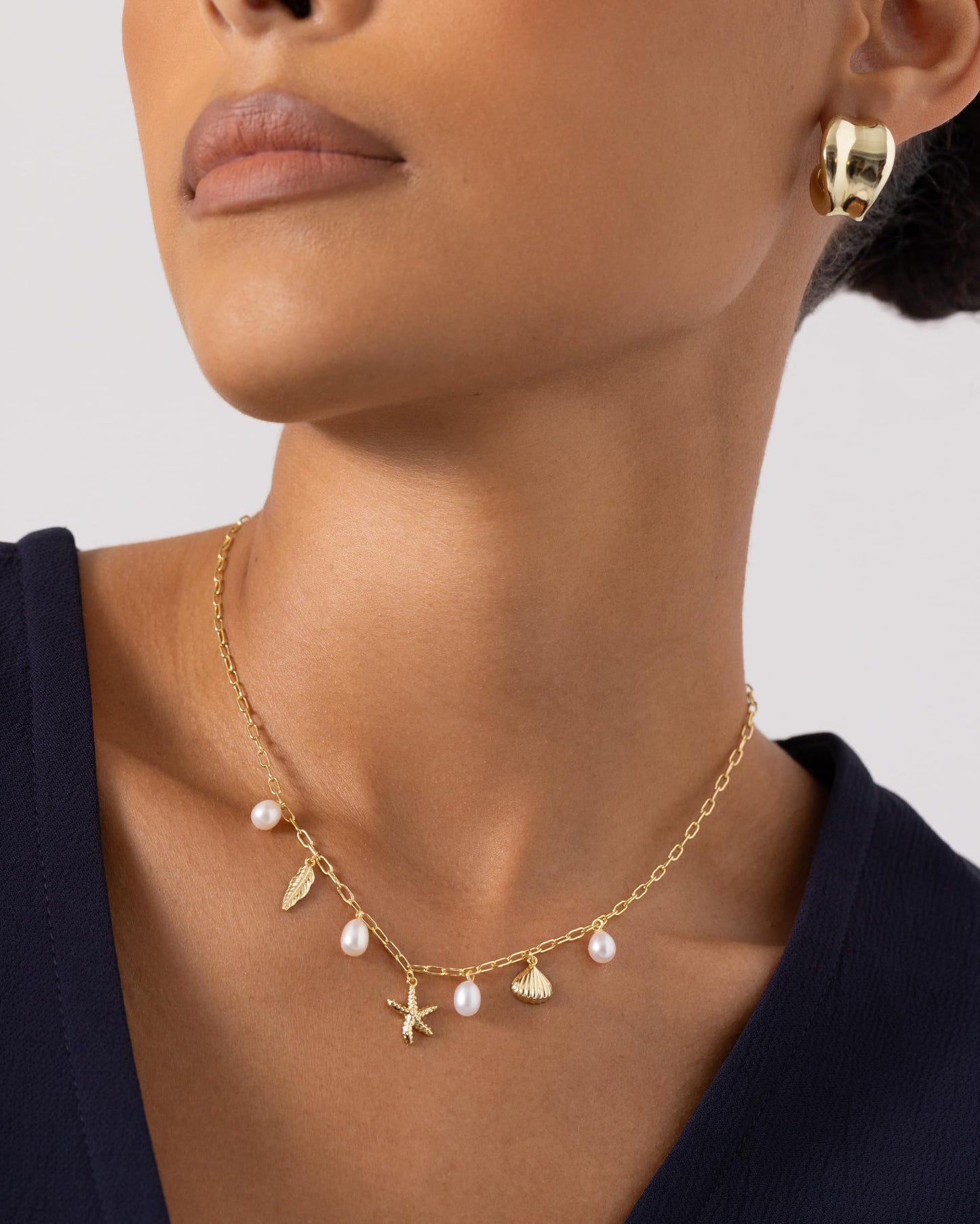 PAVOI Rhodium Plated Beach Charm Necklace for Women - Dainty Paperclip Chain Trendy Beachy Multi Charm Necklace - Gold Ocean Summer Jewelry with Freshwater Pearl, Sea Shell, Starfish