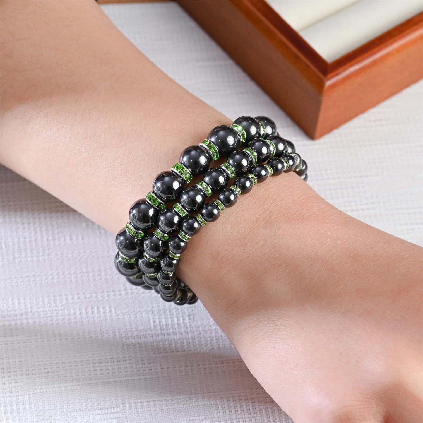 Apocalyptic-K Women's Magnetic Bracelet，Hematite Bracelets，Magnetic Bracelets With Zirconia,Handmade Stretch Bracelet，Eliminates static electricity. (Green Zirconia，8MM)